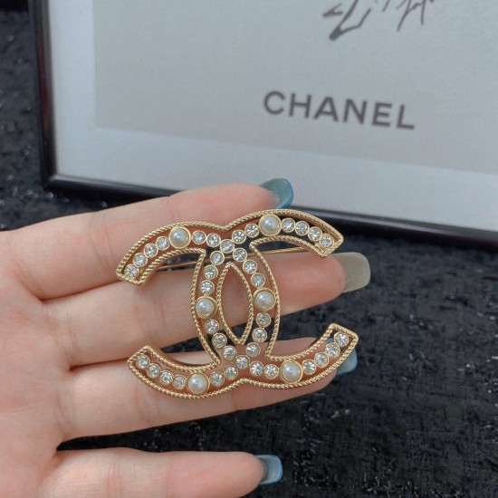 Chanel Classic 6 pearl and diamond studded double-C brooch