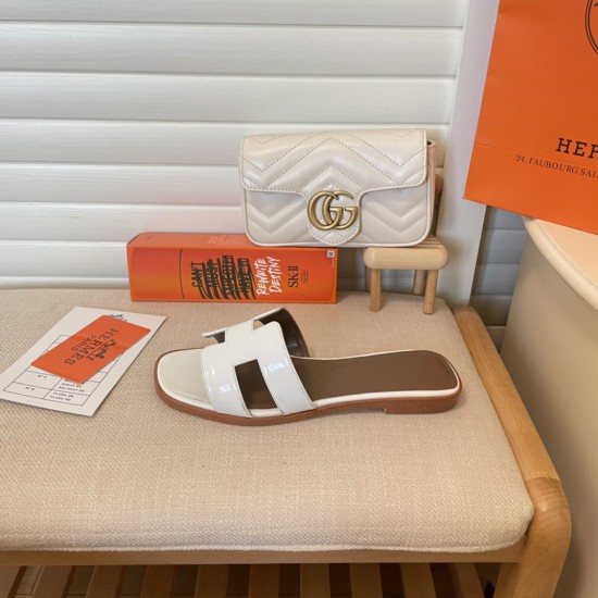 Hermes H-letter shape slippers