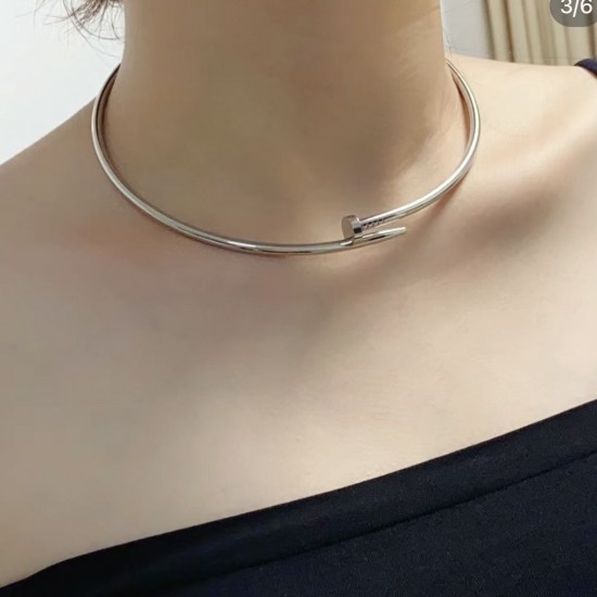 Cartier Metal Circle Necklace Fashion neck collar