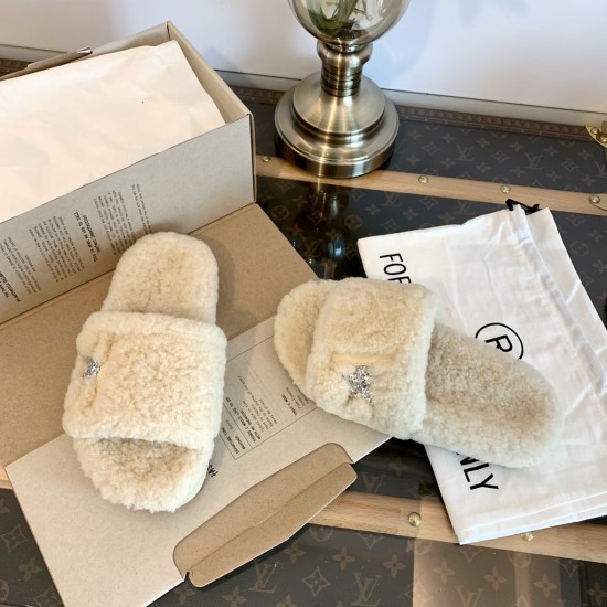 GGDB Anti slip and wear-resistant Lamb wool slippers