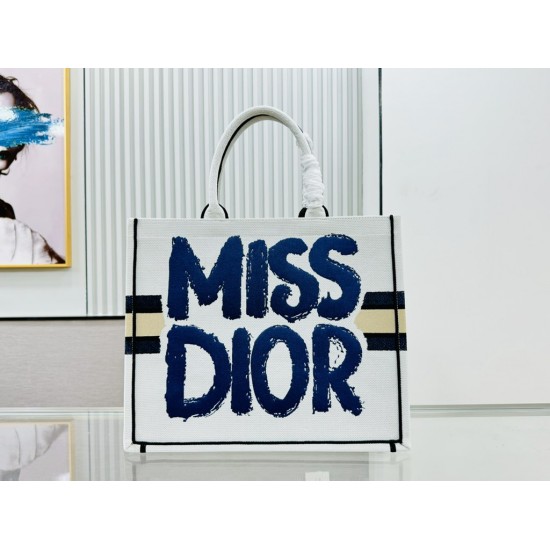 Dior New versatile single shoulder large capacity tote bag, mommy cartoon tote bag, outdoor travel canvas bag