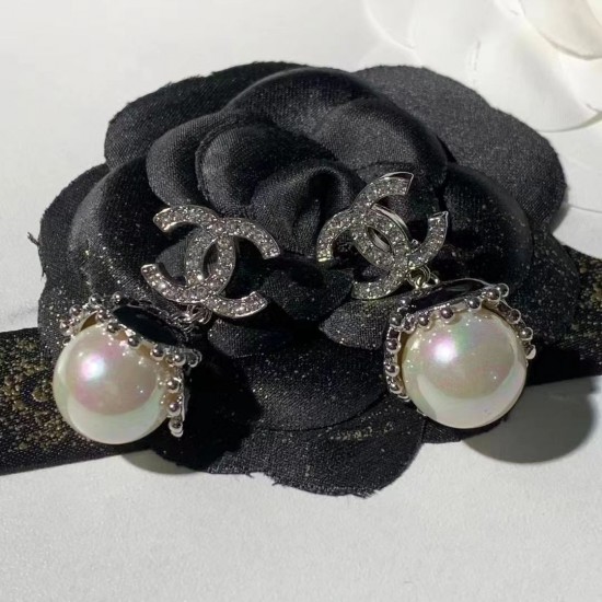 Chanel Pearl black hat earrings Fashionable and versatile temperament silver needle letter earrings