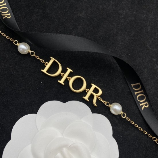 Dior letter pearl fashionable temperament bracelet