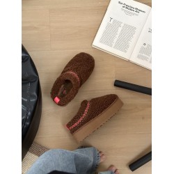 UGG Embroidered thick soled woolen slippers Ethnic style fur integrated warm snow boots