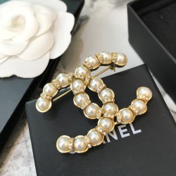 Chanel Bamboo style 10 pearl CC Crystal Brooch