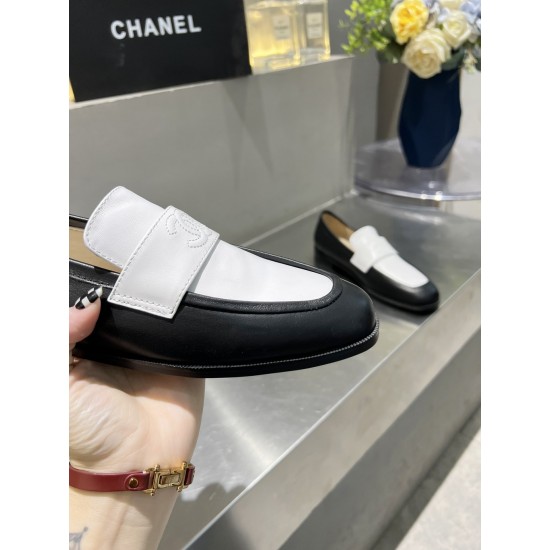  Gucci British style loafers