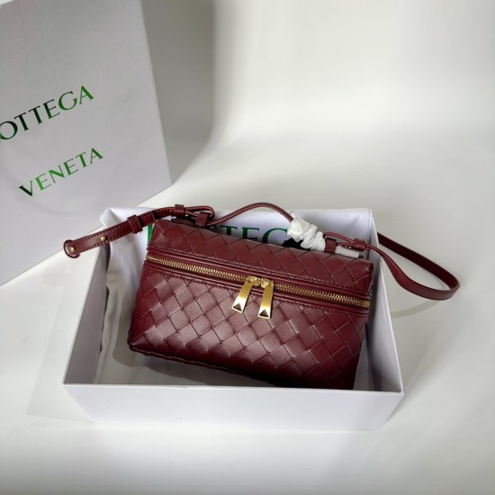 Bottega Veneta Bang Bang Vanity Case Mini Knitted leather shoulder bag handbag bag