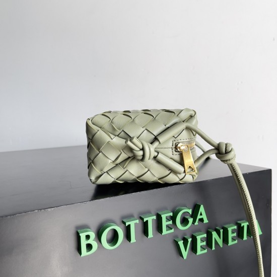 Bottega Veneta Woven texture camera bag High quality sheepskin drawstring zipper Shoulder bag