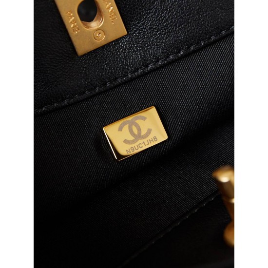 Chanel Small size sheepskin Clutch 24  hobo bag high-capacity armpit pouch Two chains Foldable Single handbag