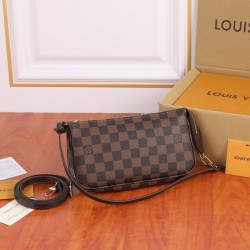 LV  Coffee plaid classic zipper single shoulder diagonal cross bag