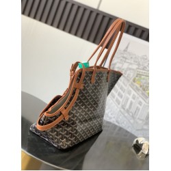 Goyard Pet bag