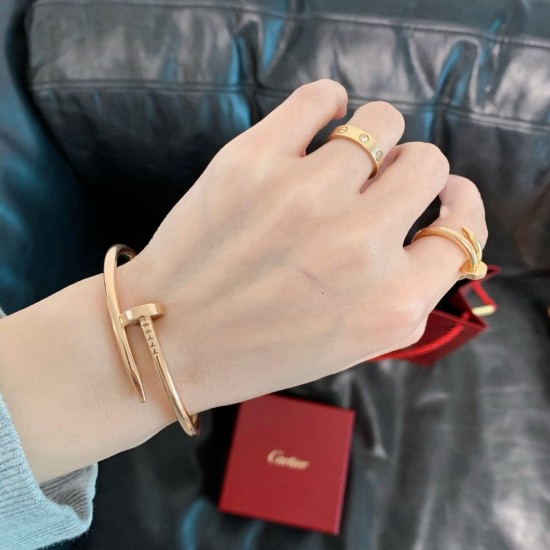 Cartier Bracelet 2240031201