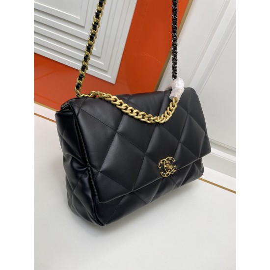 Chanel Fashionable shoulder crossbody bag